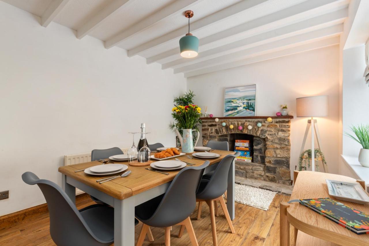 Ivydene - Beautiful Cottage, Stone Throw From Beach, Wonderful Sea Views サンダースフット エクステリア 写真