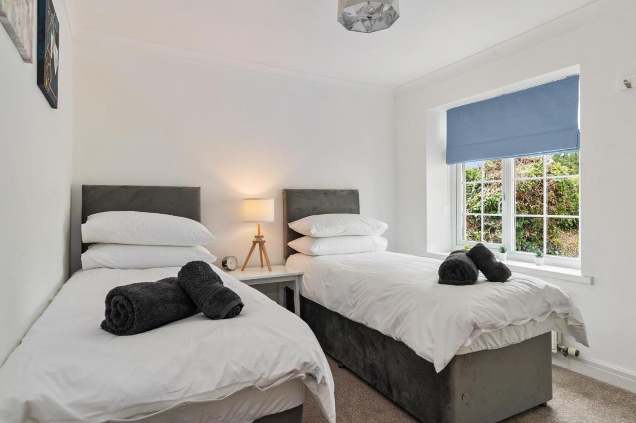 Ivydene - Beautiful Cottage, Stone Throw From Beach, Wonderful Sea Views サンダースフット エクステリア 写真