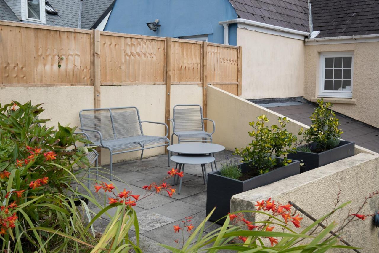 Ivydene - Beautiful Cottage, Stone Throw From Beach, Wonderful Sea Views サンダースフット エクステリア 写真