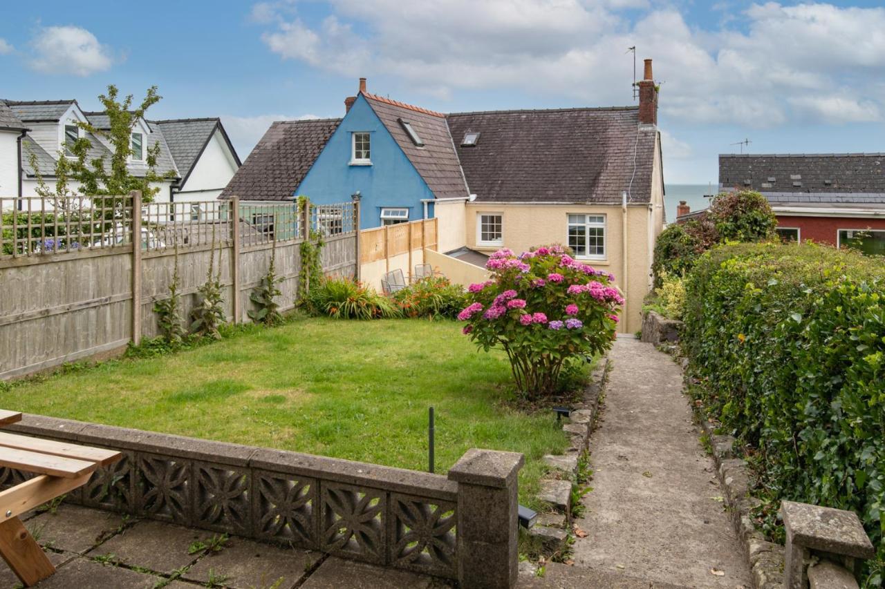 Ivydene - Beautiful Cottage, Stone Throw From Beach, Wonderful Sea Views サンダースフット エクステリア 写真